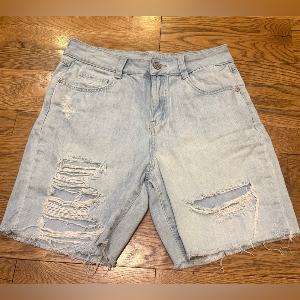 Rewash. distressed Denim Jean Shorts. Size 5.